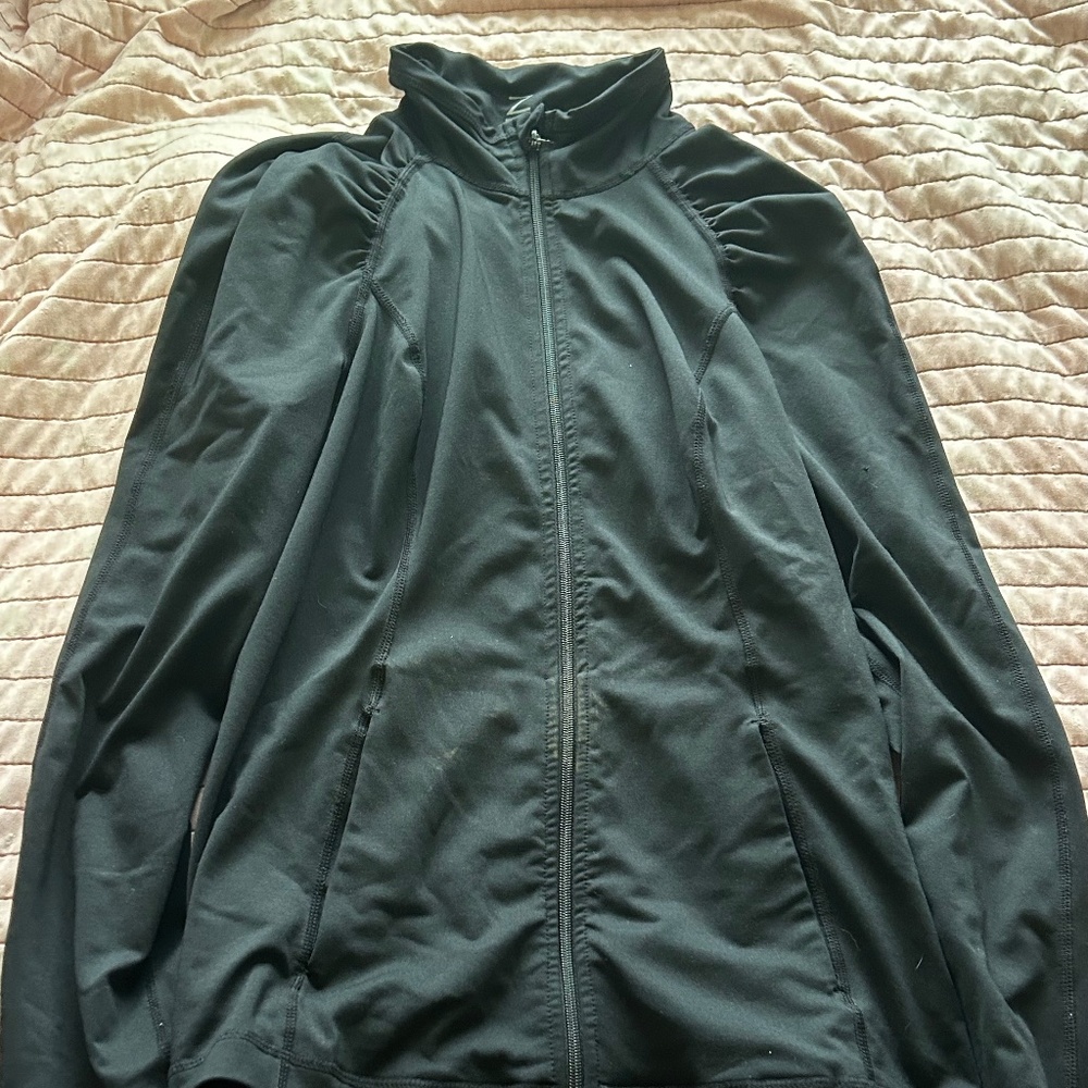Light weight zip up